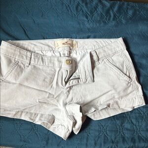 Hollister Light Beige Women’s Low-Rise Shorts